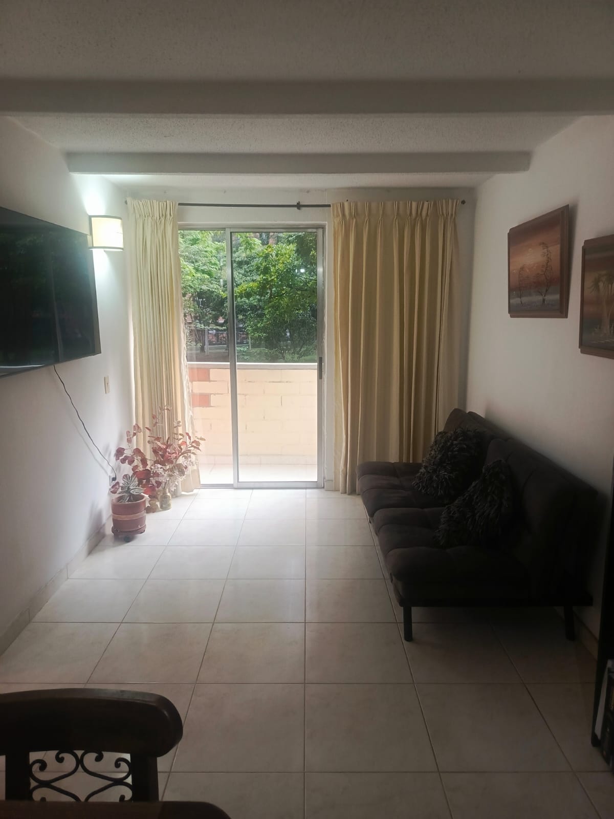 Apartamento con vista y balcón — foto 1